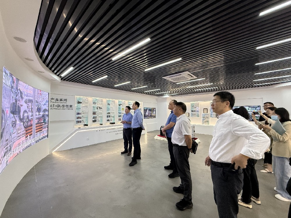 省工信厅及赛迪研究院领导一行深度调研施努卡，聚焦“人工智能与大数据赋能新型工业化”